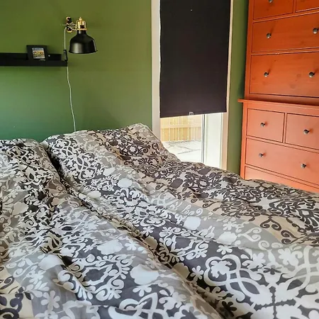 Feriehus With Jacuzzi Sandvika (Trondelag)