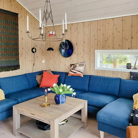 Feriehus With Jacuzzi Sandvika (Trondelag)